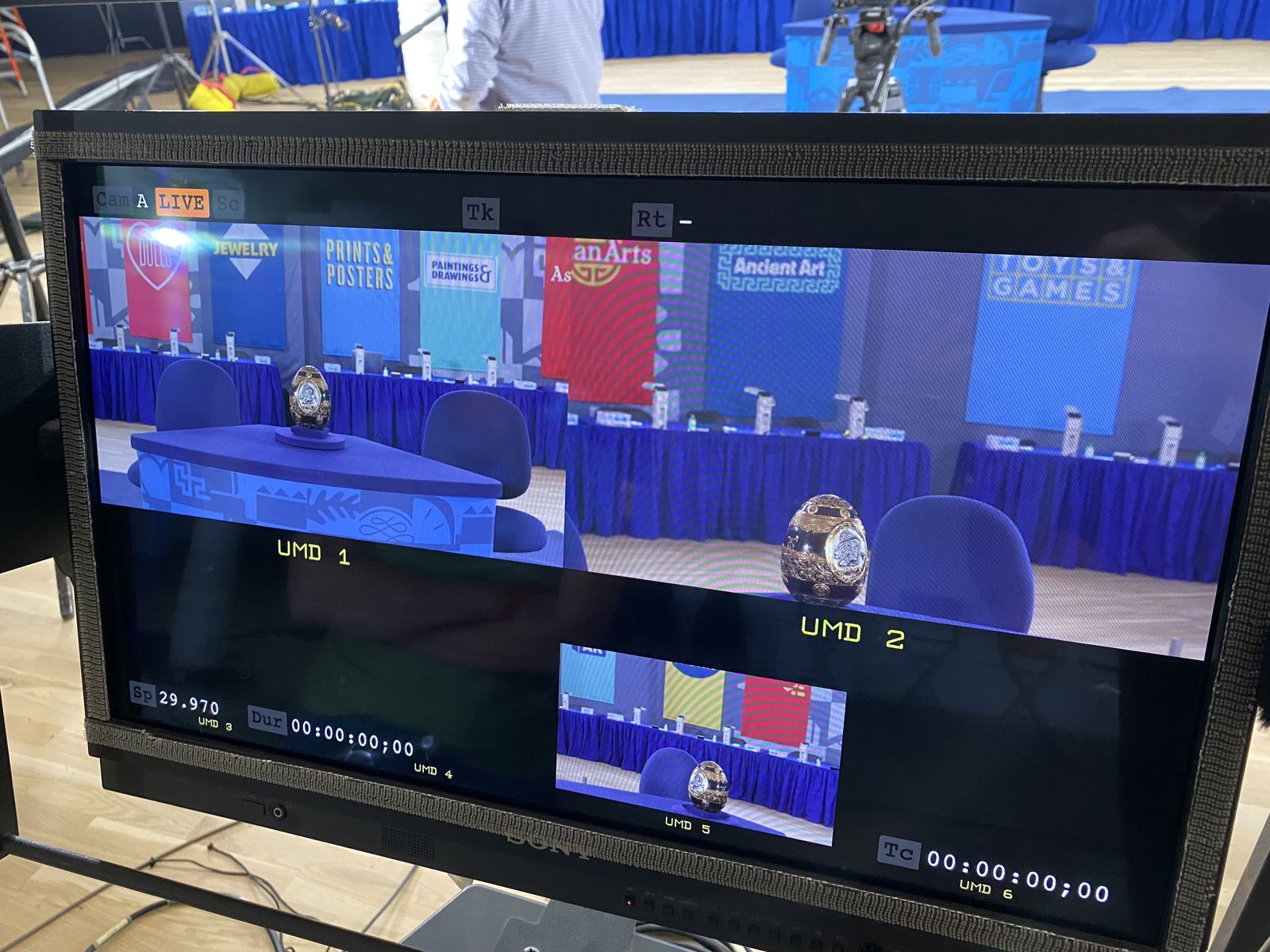 multiview monitor showing the set from two cameras